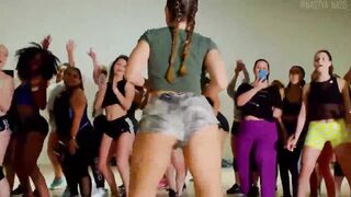 Порно клип Go To Town