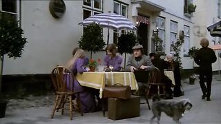 Под знаком девы (С переводом)